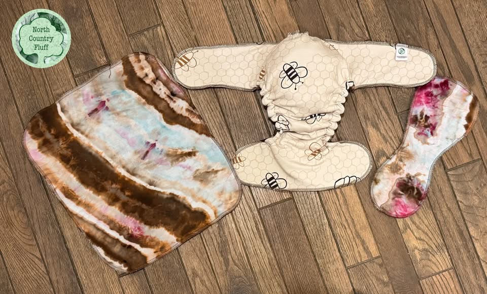 Honey Bee Reversible OS Fitted